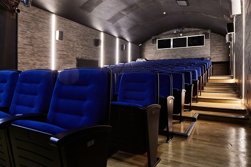 Театру на Садовой — 39 лет